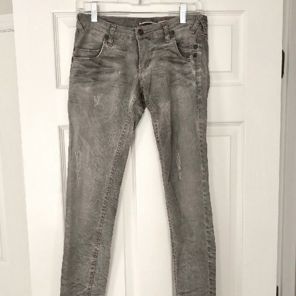 Please Italian Jeans size small 26/27 waist